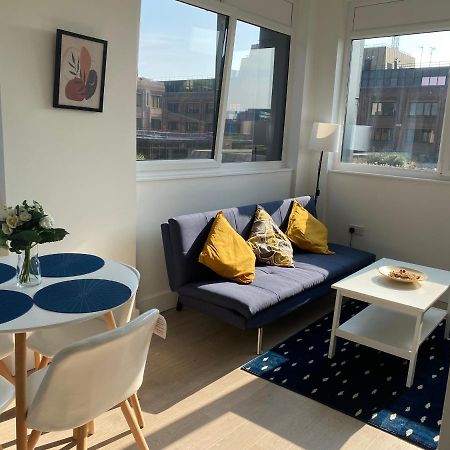 Central Location, Parking, Wi-Fi, Modern Apartment Μίλτον Κέινς Εξωτερικό φωτογραφία